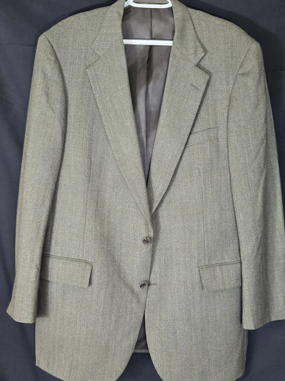 Men's Tailored Two-Button Blazer in Olive #383